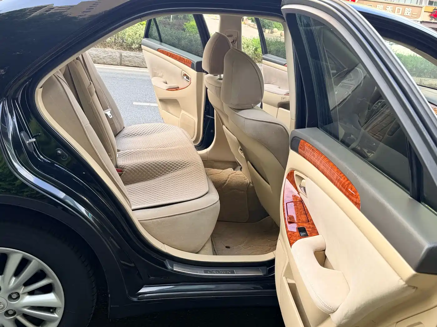 Toyota Crown 2005 Model 2.5L Royal фото 12