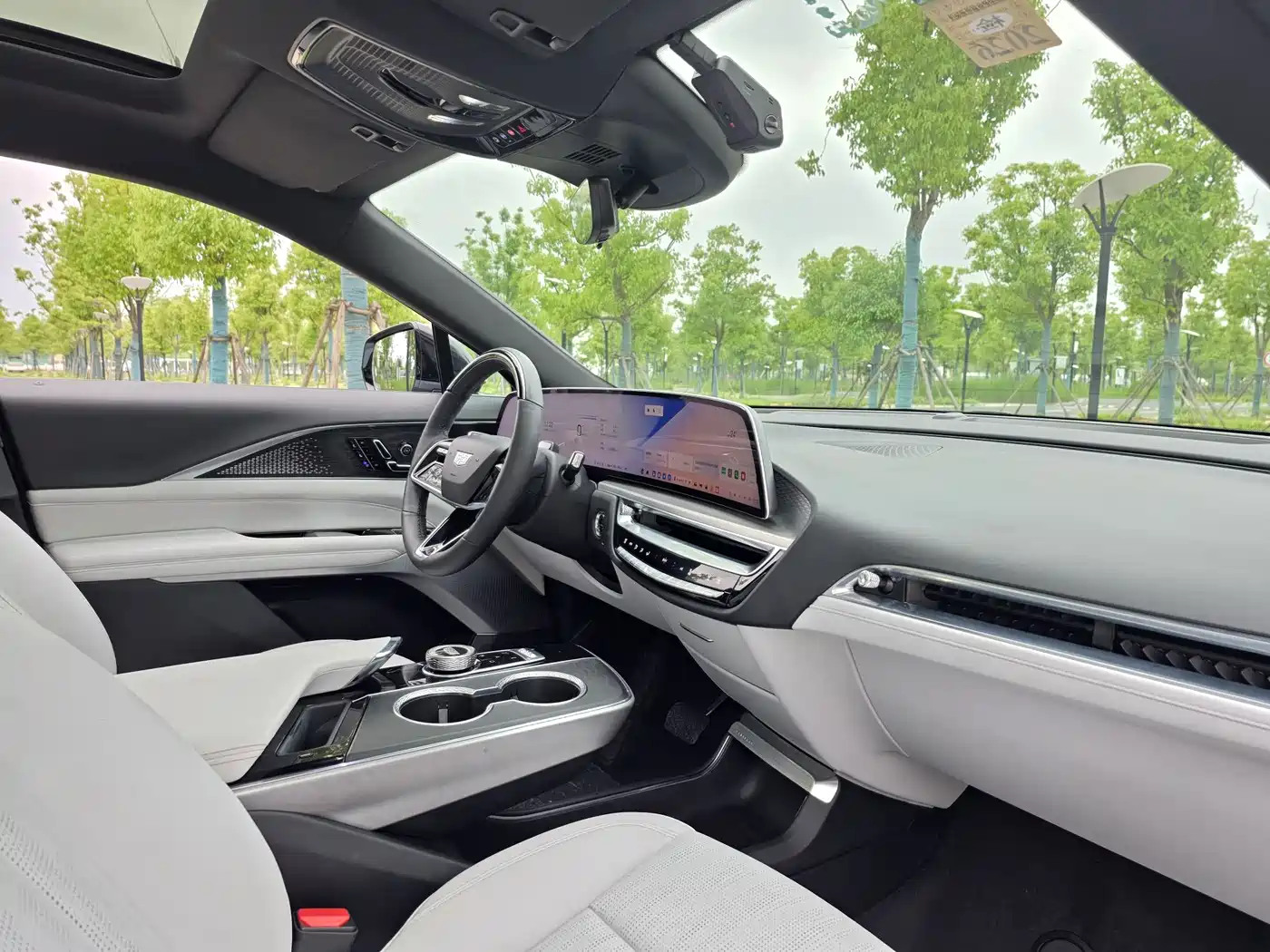 Cadillac IQ Rui Ge 2022 RWD Long Range Luxury Edition фото 22