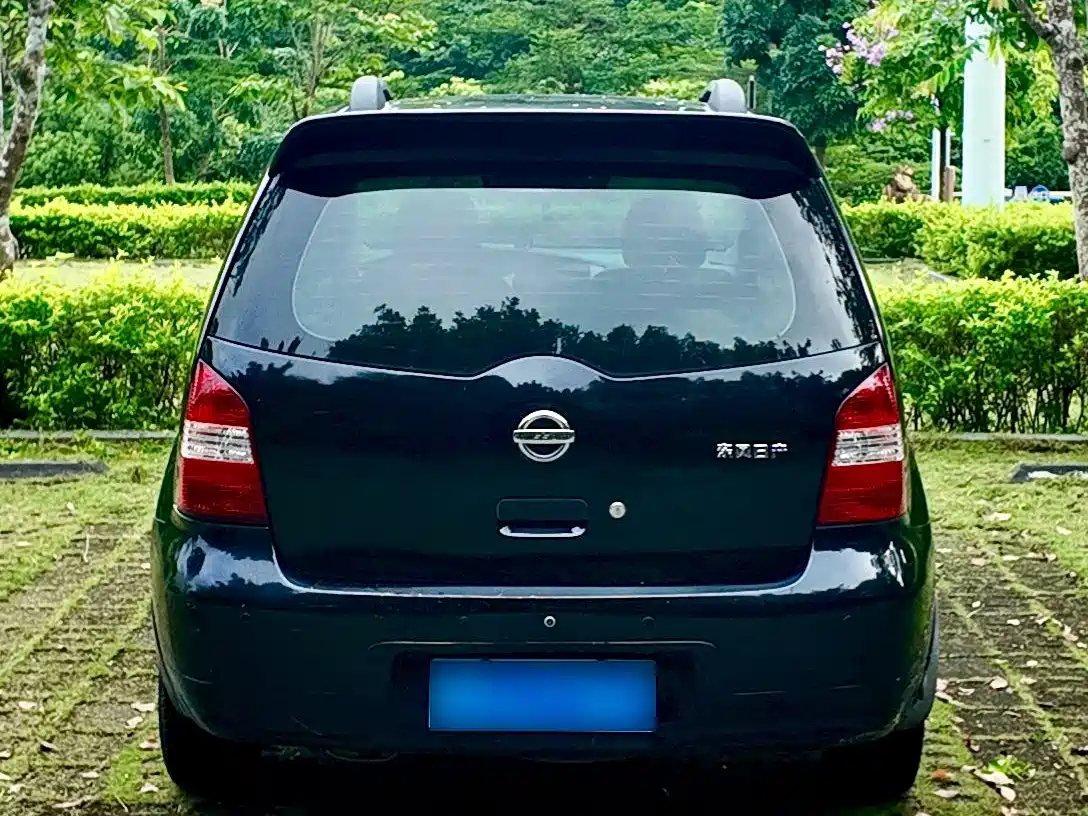 صورة 25 - Nissan Livina
