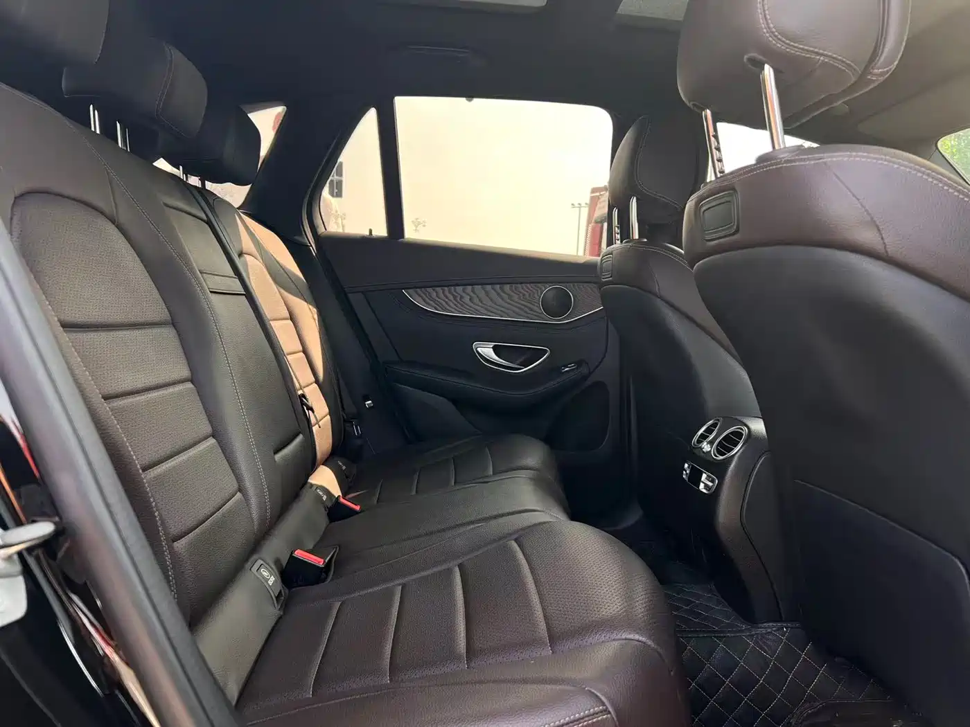 Mercedes-Benz GLC 2018 GLC 300 4MATIC Dynamic фото 10
