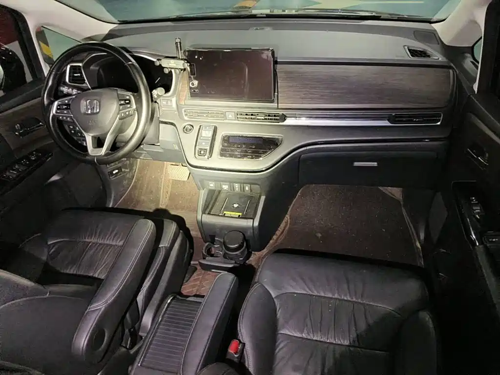Фото 12 - Honda Odyssey