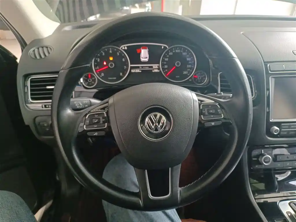 Volkswagen Touareg 2016 3.0TSI Glamour Edition фото 11