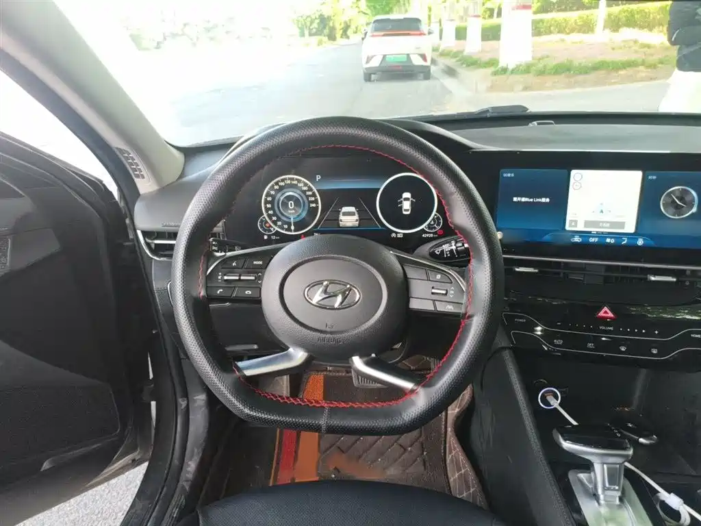 Hyundai Mistra 2021 1.8L CVT LUX Premium фото 3