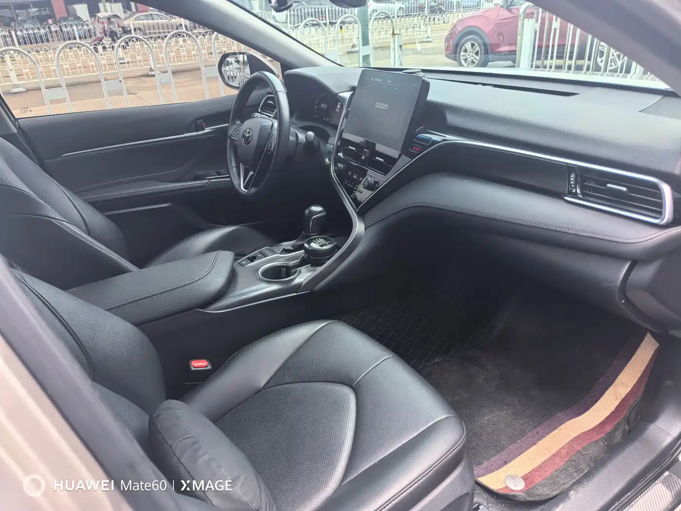 Toyota Camry 2023 2.5G Luxury Edition фото 8