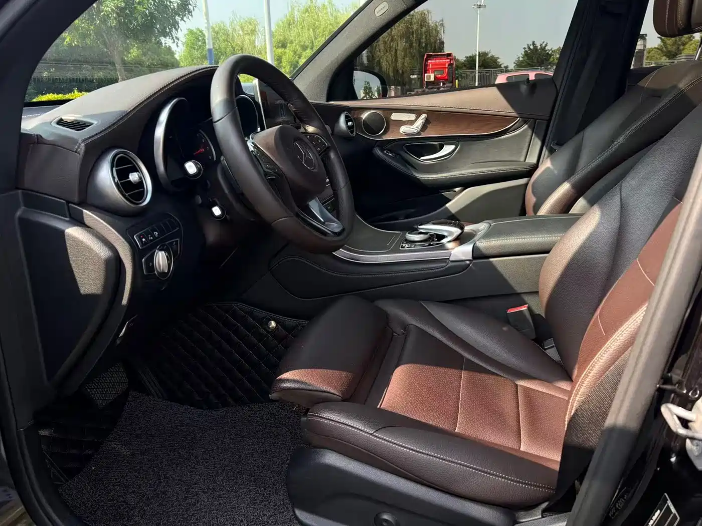Mercedes-Benz GLC 2018 GLC 300 4MATIC Dynamic фото 11