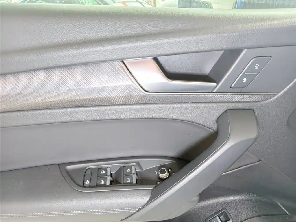 Audi Q5L 2023 40T Luxury Dynamic фото 11