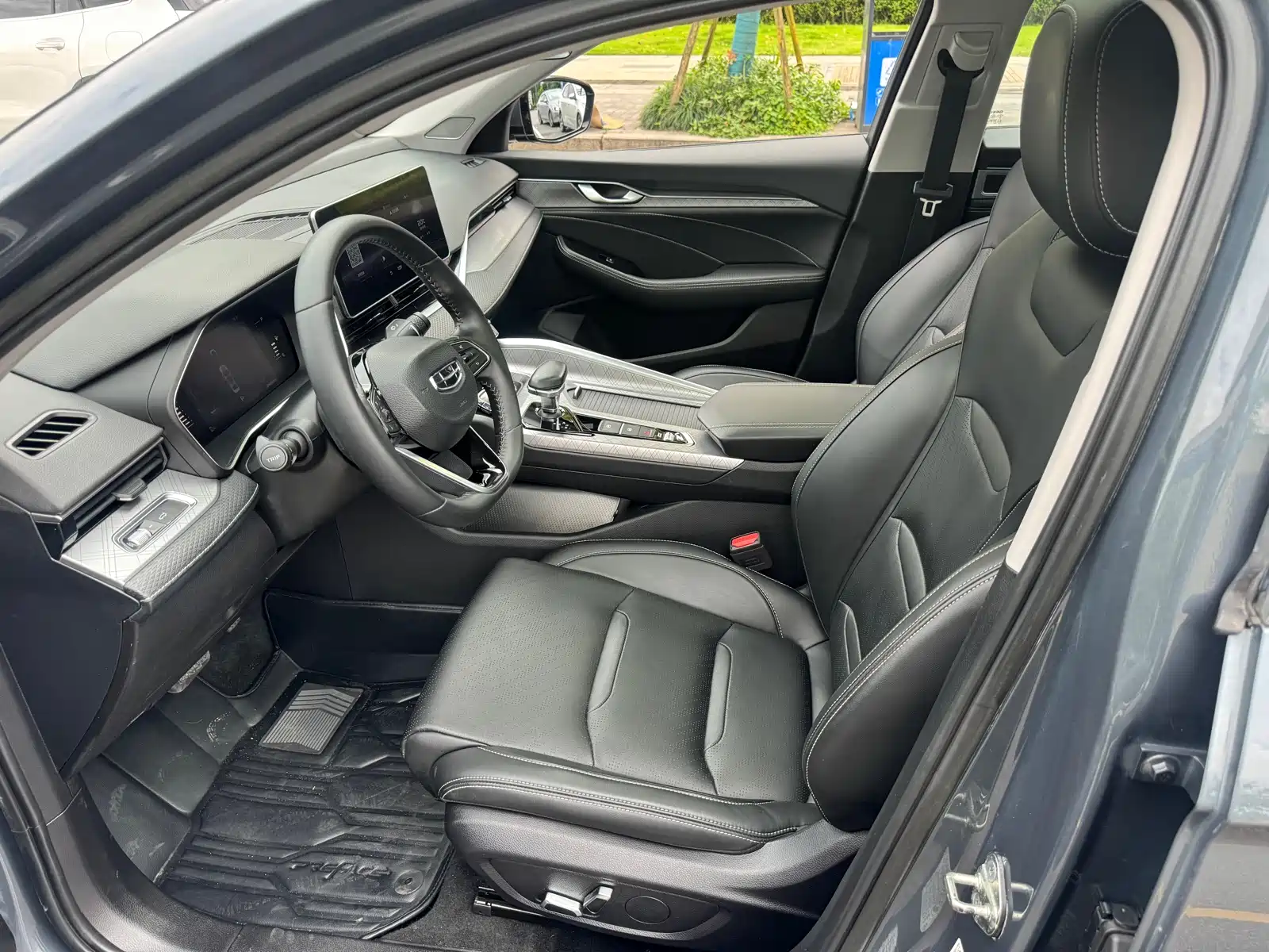 Фото 4 - Geely Preface
