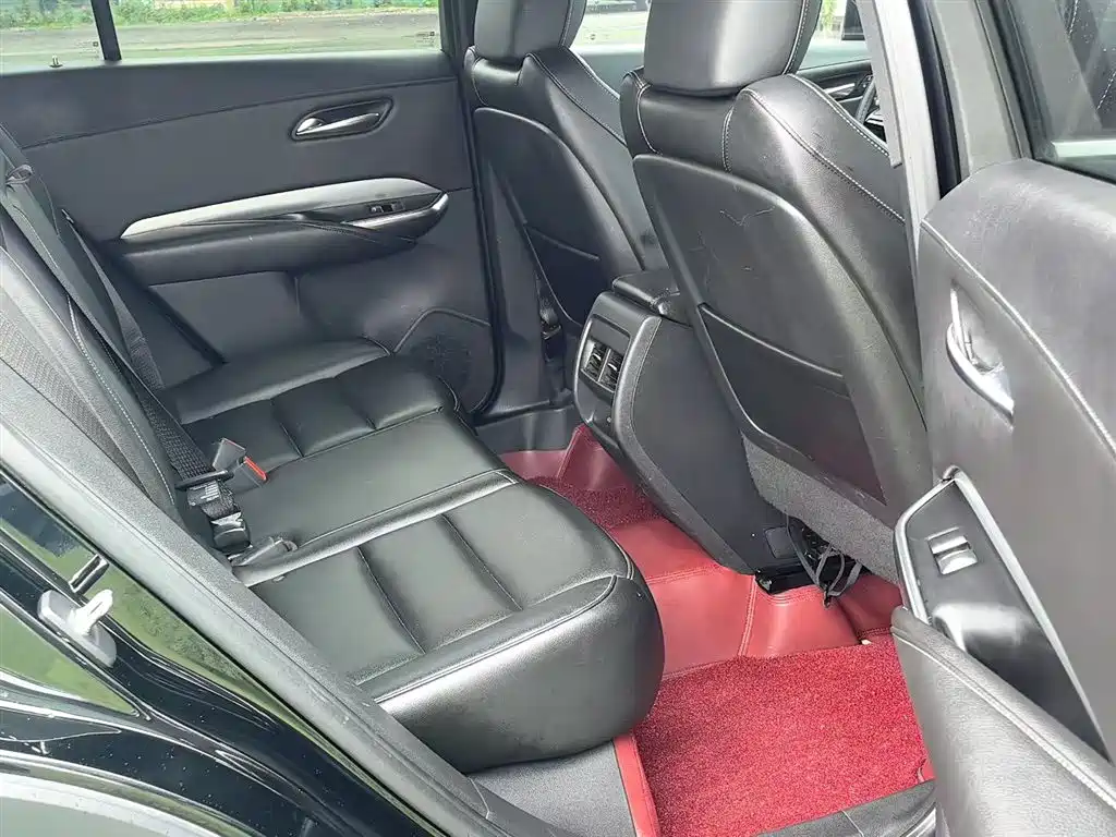Cadillac XT4 2018 Model 28T 2WD Luxury фото 8