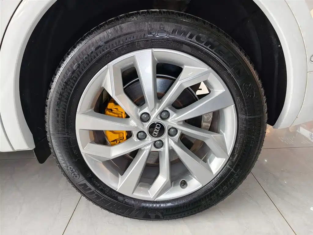 Audi Q5L 2023 40T Luxury Dynamic фото 16