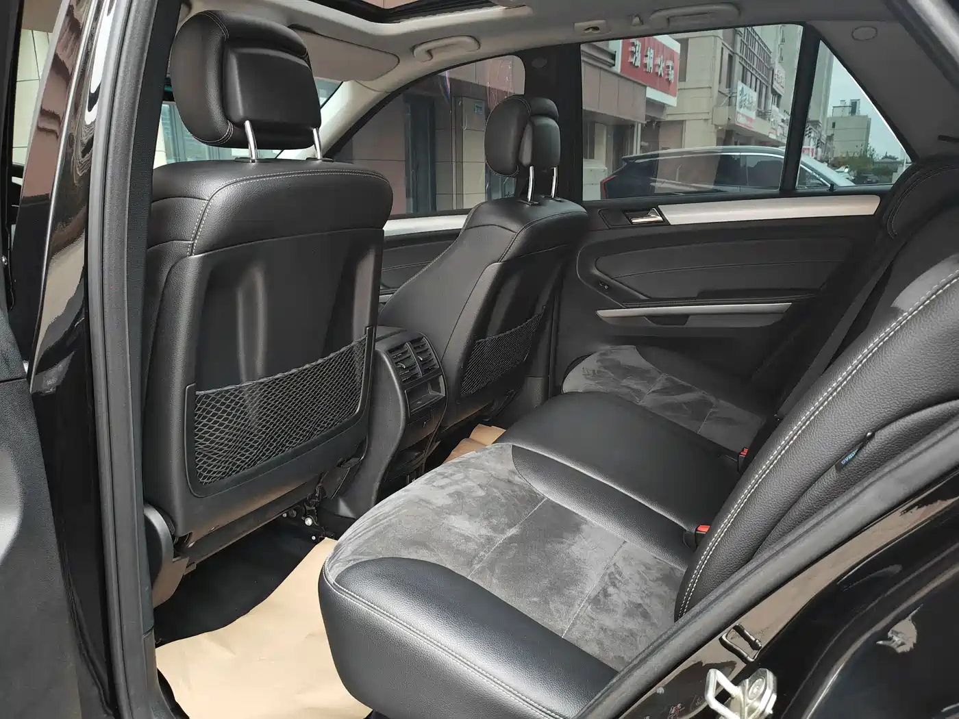 Mercedes-Benz M-Class 2010 ML 300 4MATIC фото 10