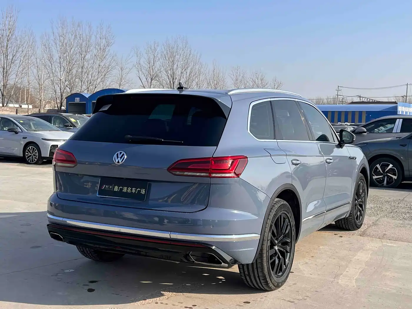 VOLKSWAGEN TOUAREG