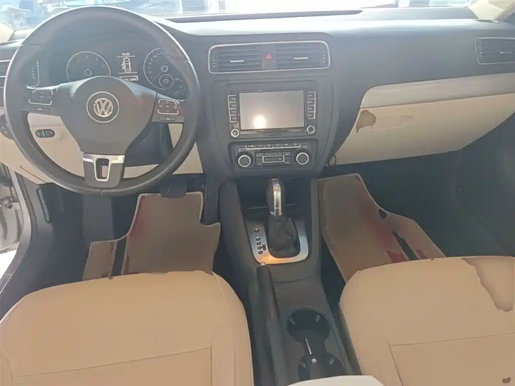 Volkswagen Sagitar 2014 Facelift 1.4TSI Automatic Luxury фото 10