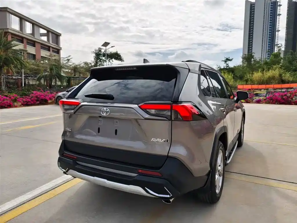 Toyota RAV4 Rongfang 2020 2.0L CVT 2WD Fashion PLUS фото 6
