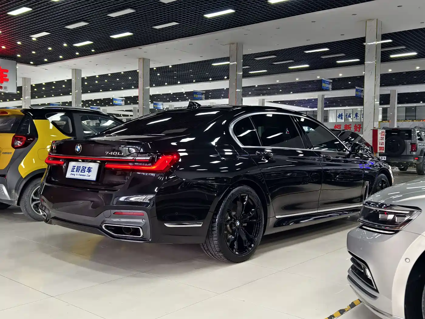 BMW 7 Series 2021 Model 740Li xDrive Executive M Sport Package фото 18