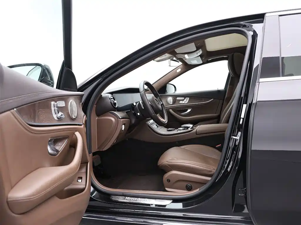 Mercedes-Benz E-Class 2018 Facelift E 300 L Luxury фото 10
