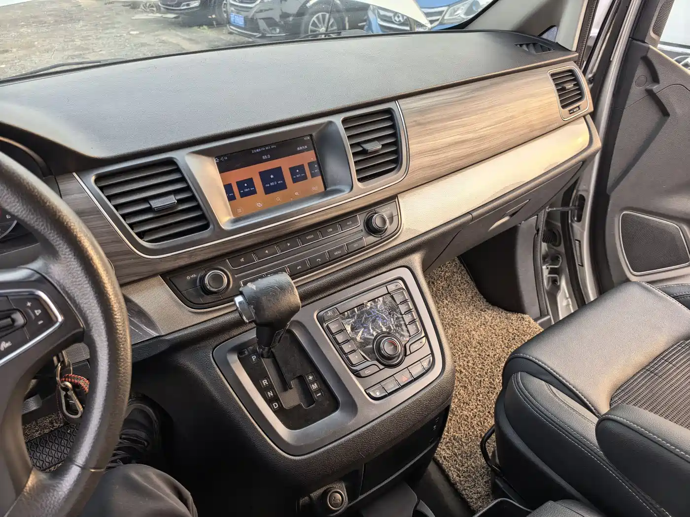 SAIC Maxus Maxus G10 2019 PLUS 2.0T Auto Elite China VI фото 17