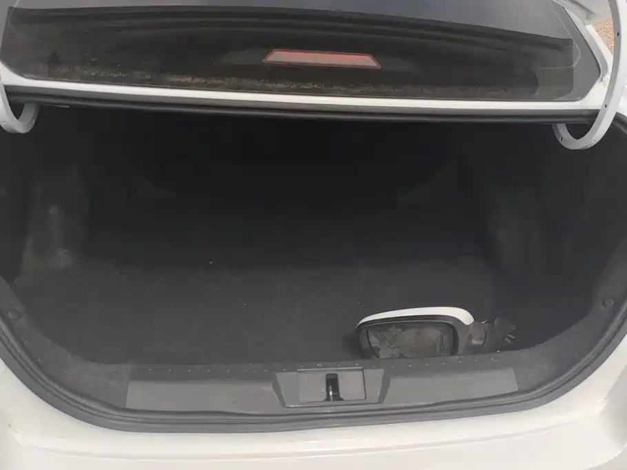 Фото 4 - Geely Emgrand
