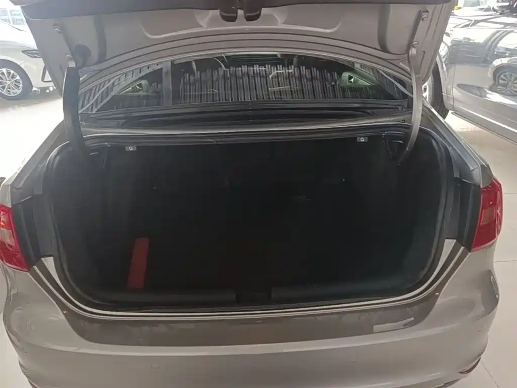 Volkswagen Sagitar 2014 Facelift 1.4TSI Automatic Luxury фото 19