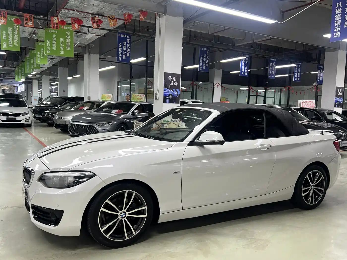 BMW 2 Series (Import) 2018 220i Convertible Coupe Sport Design Package фото 4