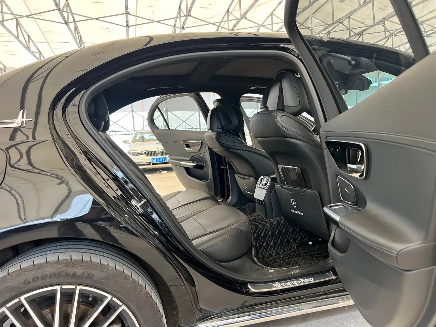 Mercedes-Benz C-Class 2024 Facelift III C 260 L Night Sport Edition фото 18