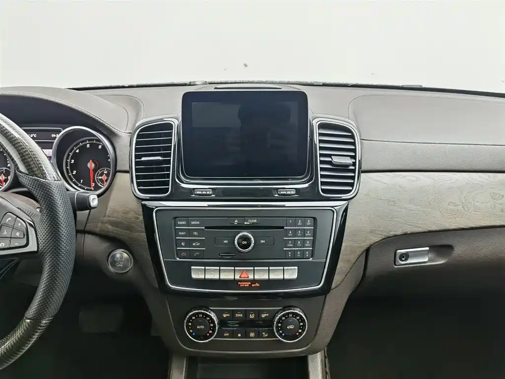Mercedes-Benz GLE 2017 GLE 320 4MATIC Dynamic фото 12