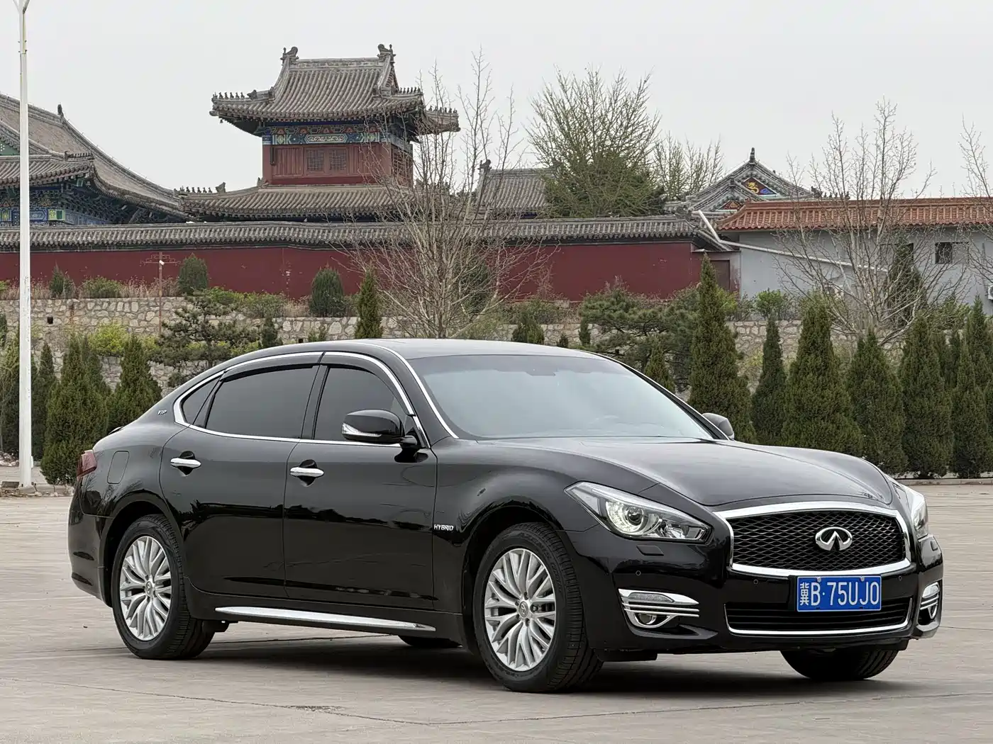 Infiniti Q70 2015 Q70L 3.5L Hybrid Premium фото 3