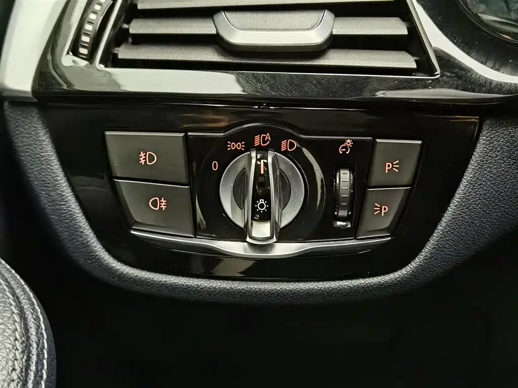 BMW 5 Series (Import) 2018 525i M Sport Package фото 21