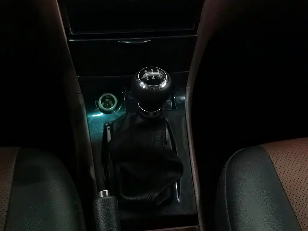 BYD F3 2012 Energy-saving Edition 1.5L Manual Comfort фото 13