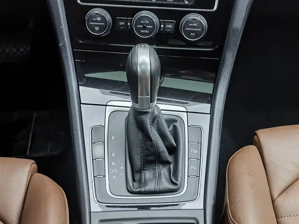 Volkswagen Golf (Import) 2014 1.4TSI Luxury Wagon фото 13