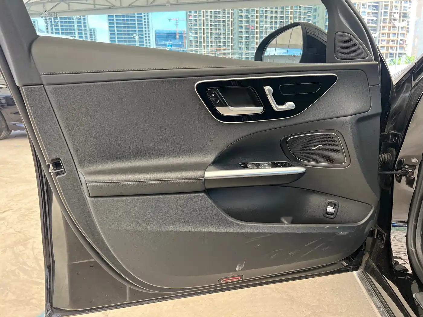 Mercedes-Benz C-Class 2024 Facelift III C 260 L Night Sport Edition фото 23