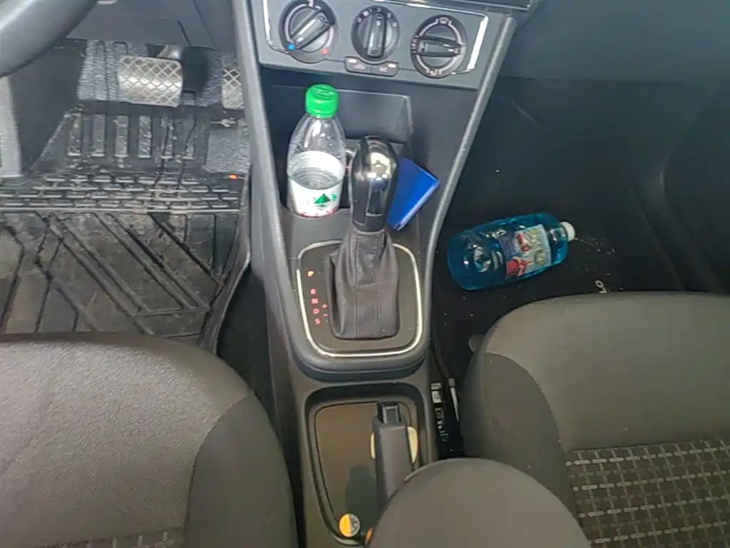 Volkswagen Polo 2014 1.6L Automatic Comfort Edition фото 10