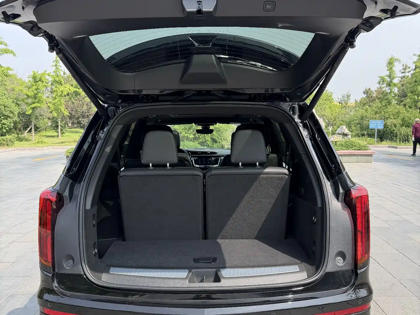 CADILLAC XT6