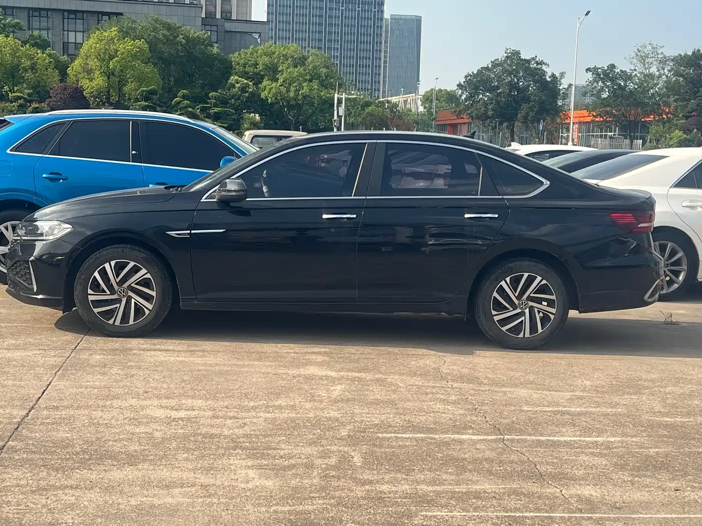 Volkswagen Lavida 2023 300TSI DSG Comfort Edition фото 4