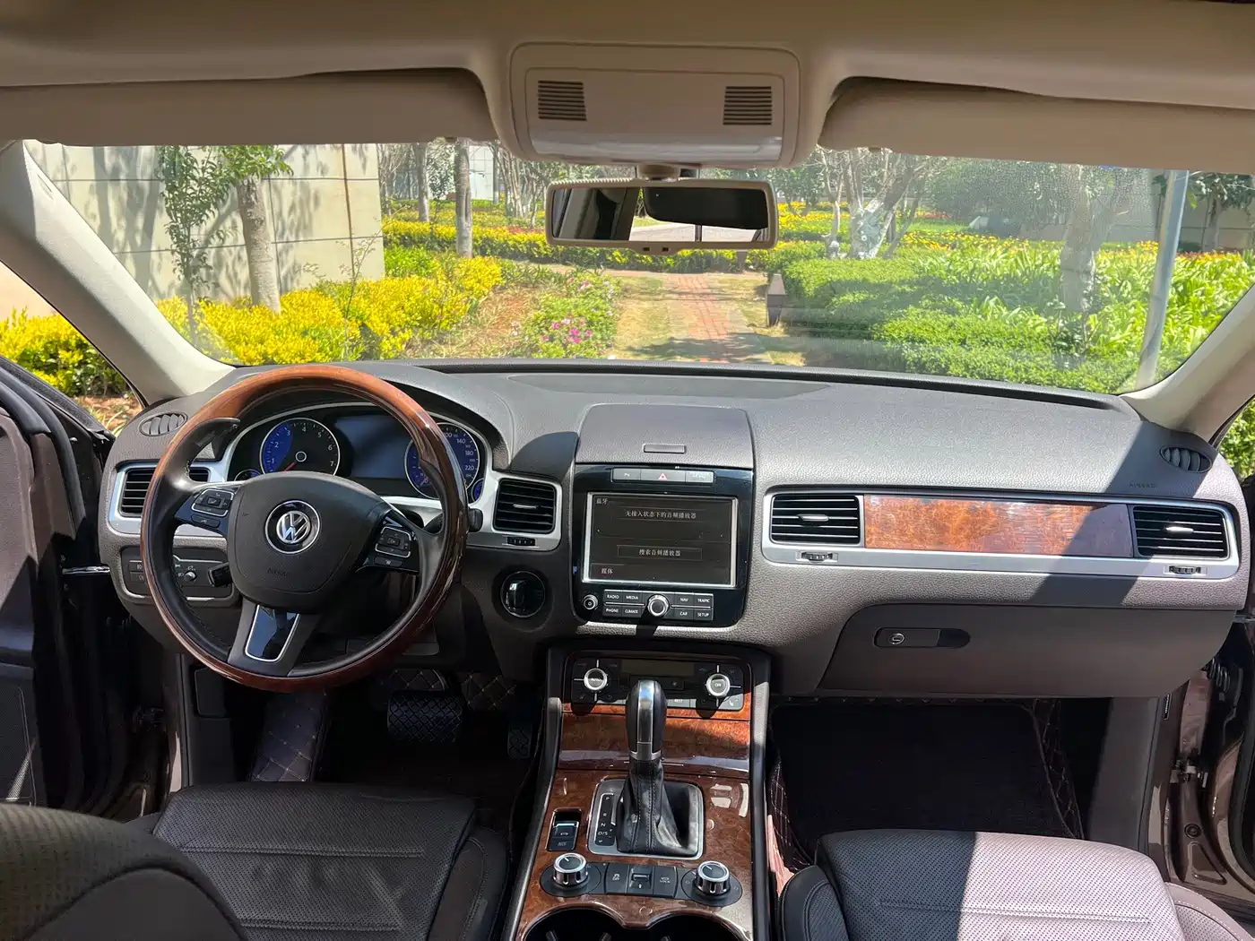 Volkswagen Touareg 2013 3.0TSI X 10th Anniversary Limited Edition фото 5