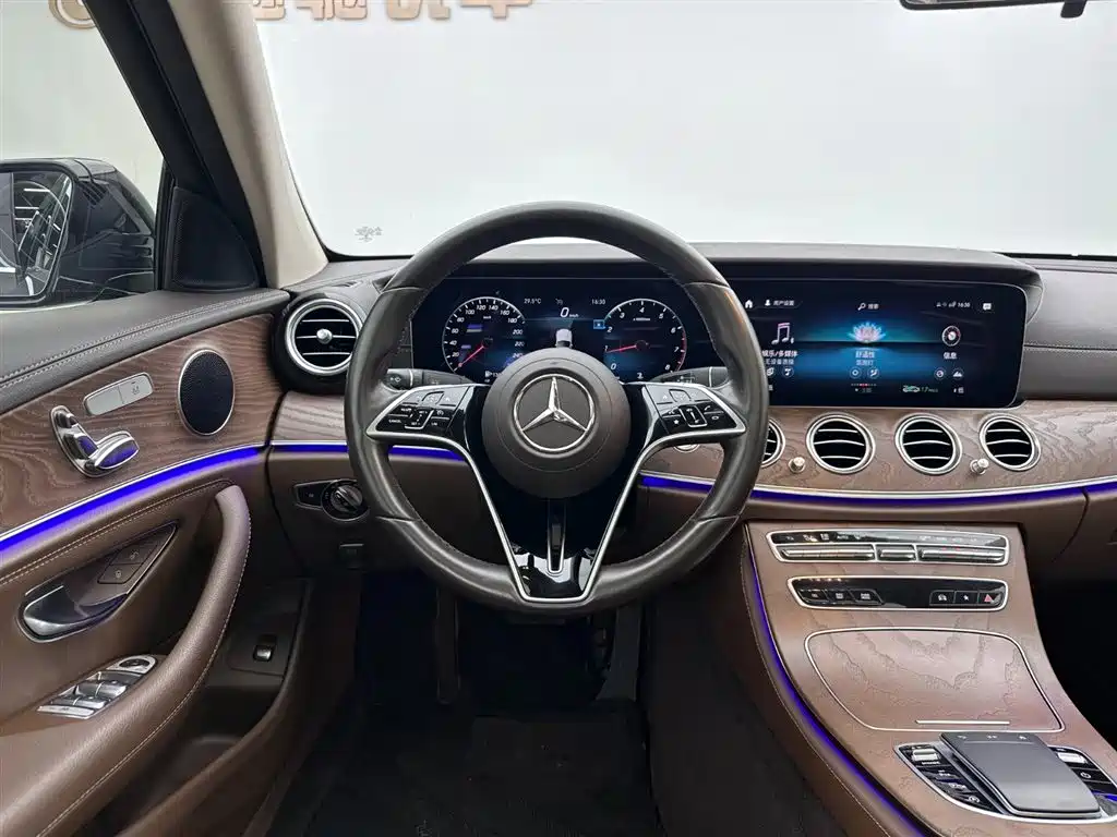  E CLASS