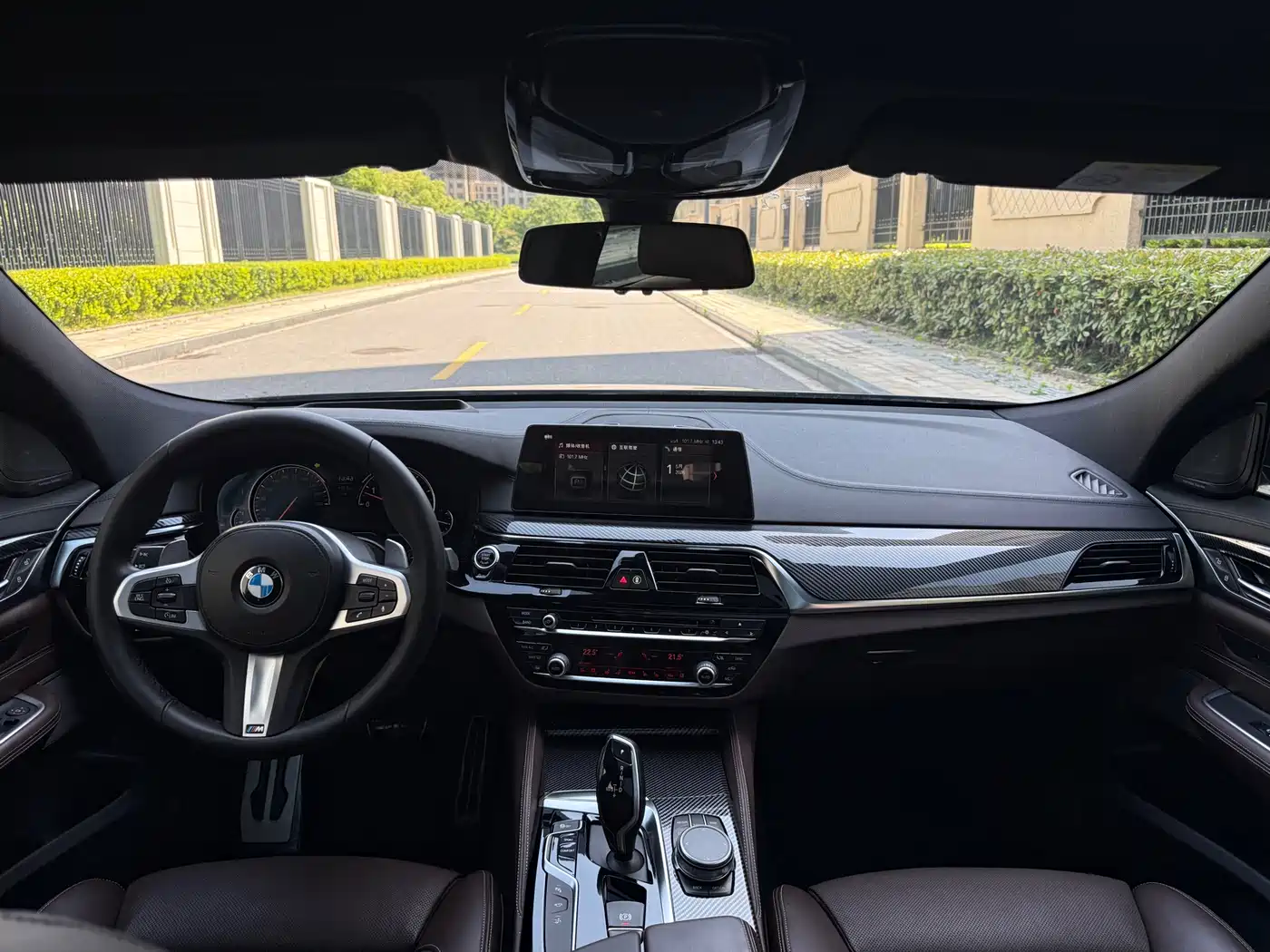 BMW 6 Series GT 2018 640i xDrive M Sport Package фото 12