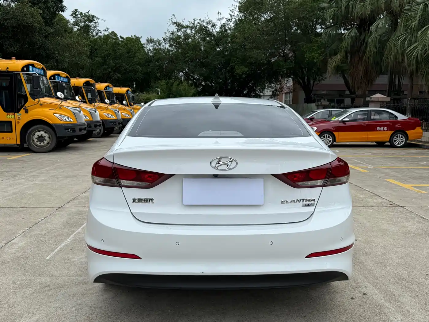 Hyundai Elantra 2016 Model 1.6L Automatic Smart Elite фото 8