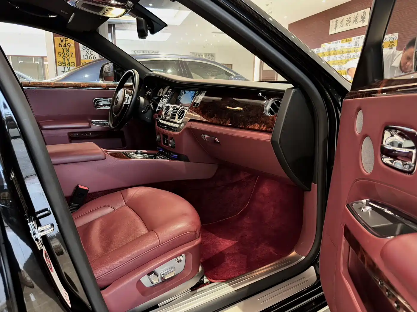 Rolls-Royce Ghost 2013 6.6T Art Deco Collector's Edition фото 12