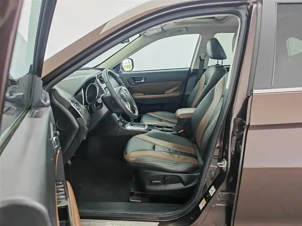 GAC Trumpchi Trumpchi GS5 Super 2016 2.0L Auto 2WD Anniversary Edition фото 10