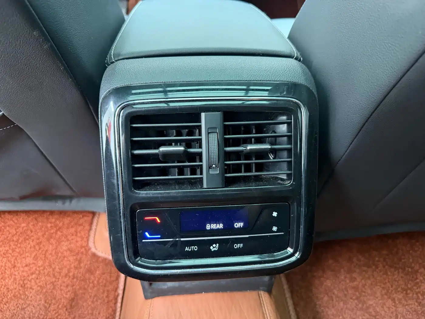 Volkswagen Passat 2023 330TSI Starlight Elite Edition фото 15