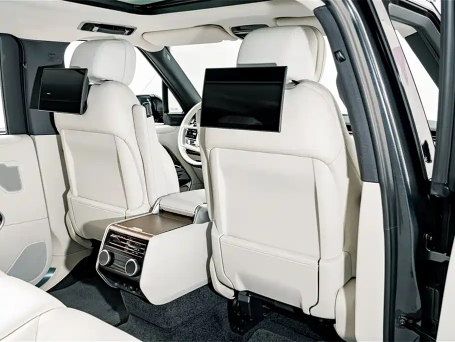 Land Rover Range Rover 2024 3.0 L6 400PS Genesis Extended фото 22