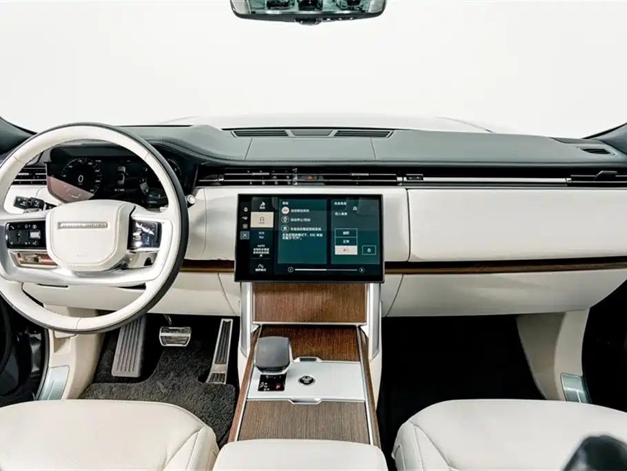 Land Rover Range Rover 2024 3.0 L6 400PS Genesis Extended фото 13