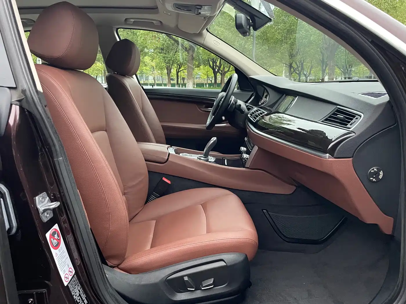 BMW 5 Series GT 2014 535i Leading фото 11
