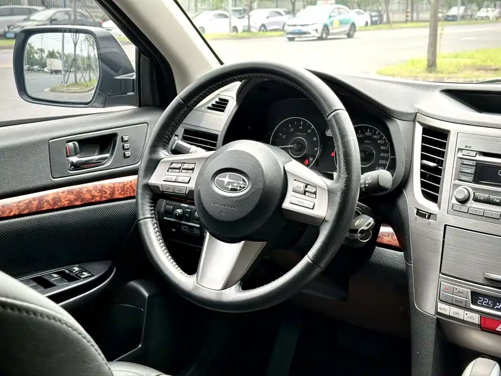 Subaru Outback 2011 2012 2.5i Luxury Edition
