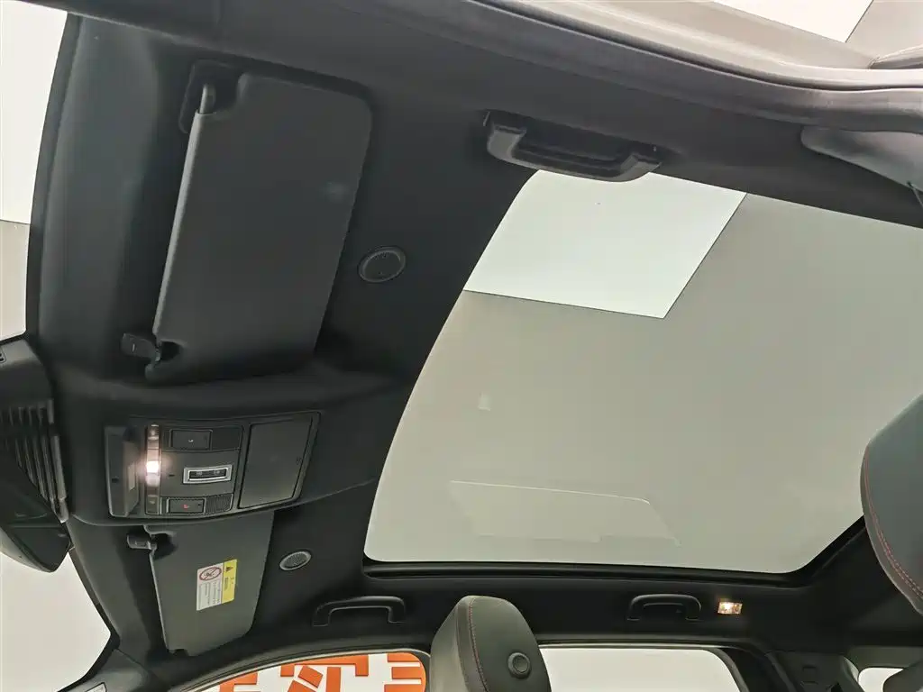 Land Rover Discovery Sport 2022 249PS Metropolis Edition 5-Seater фото 14