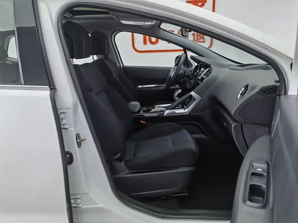 Peugeot 3008 2015 2.0L Automatic Classic Edition фото 23