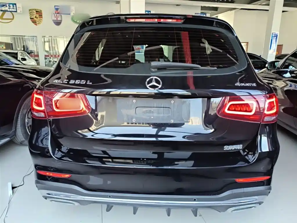 MERCEDES-BENZ GLC