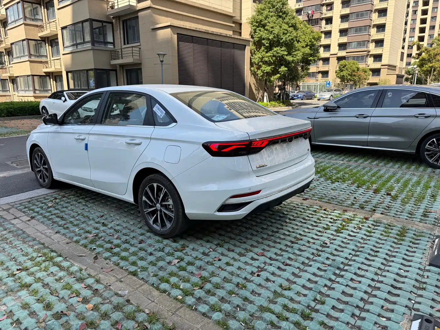 GEELY AUTOMOBILE EMGRAND