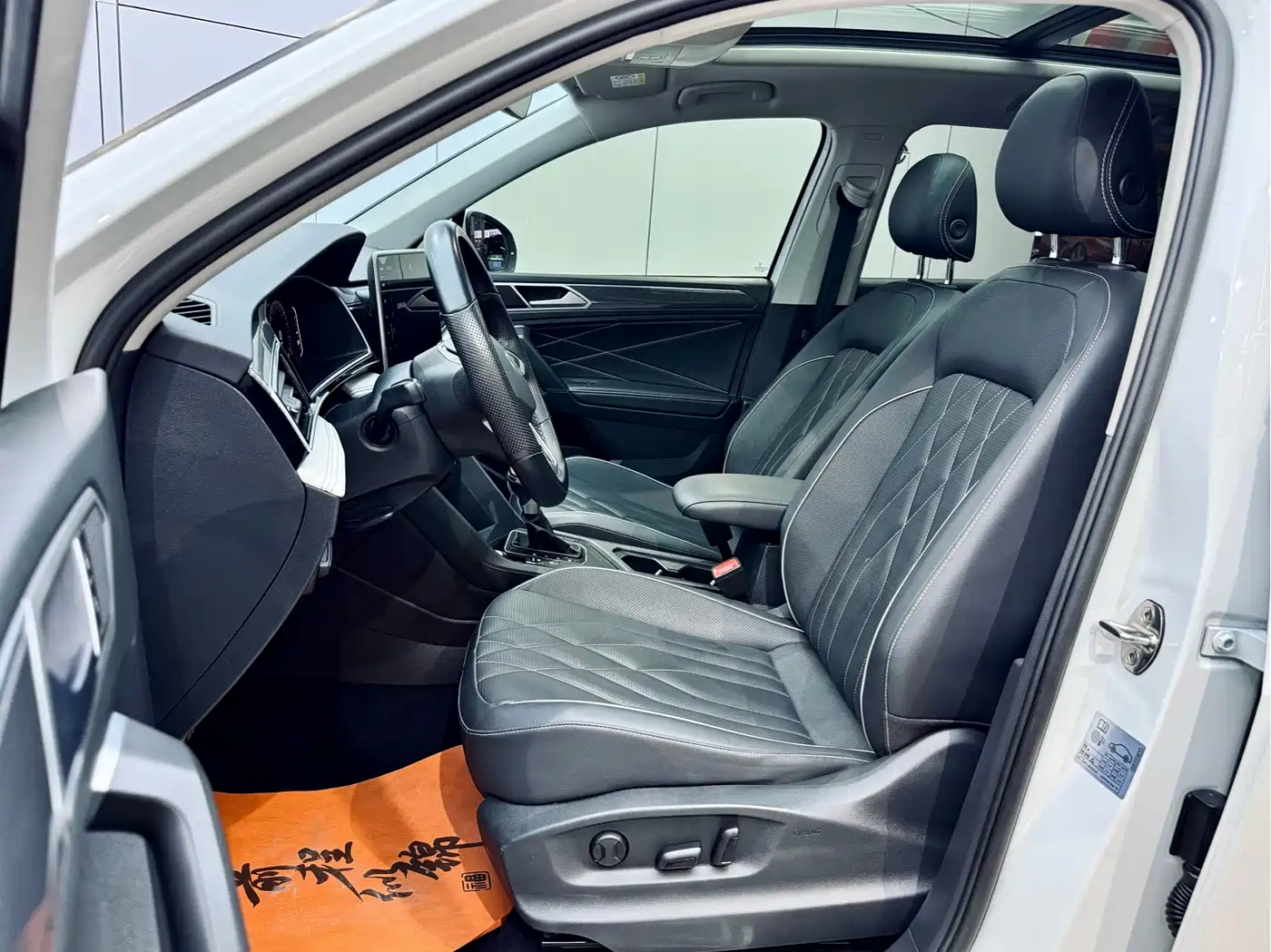 Volkswagen Tiguan L 2024 330TSI Automatic 2WD R-Line Premium Enjoyment Edition фото 9