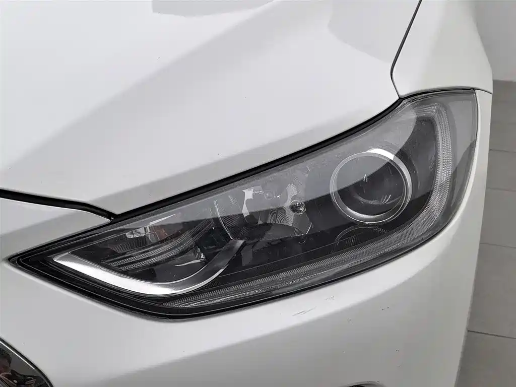 Hyundai Elantra 2018 1.6L Automatic 15th Anniversary Special Edition фото 7